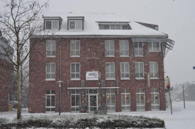 Hotel Zum Deutschen Eck Meerbusch Kültér fotó