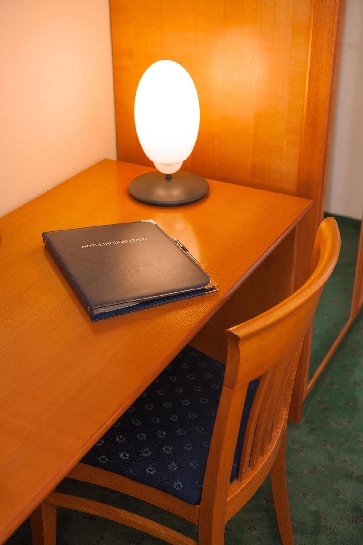 Hotel Zum Deutschen Eck Meerbusch Kültér fotó