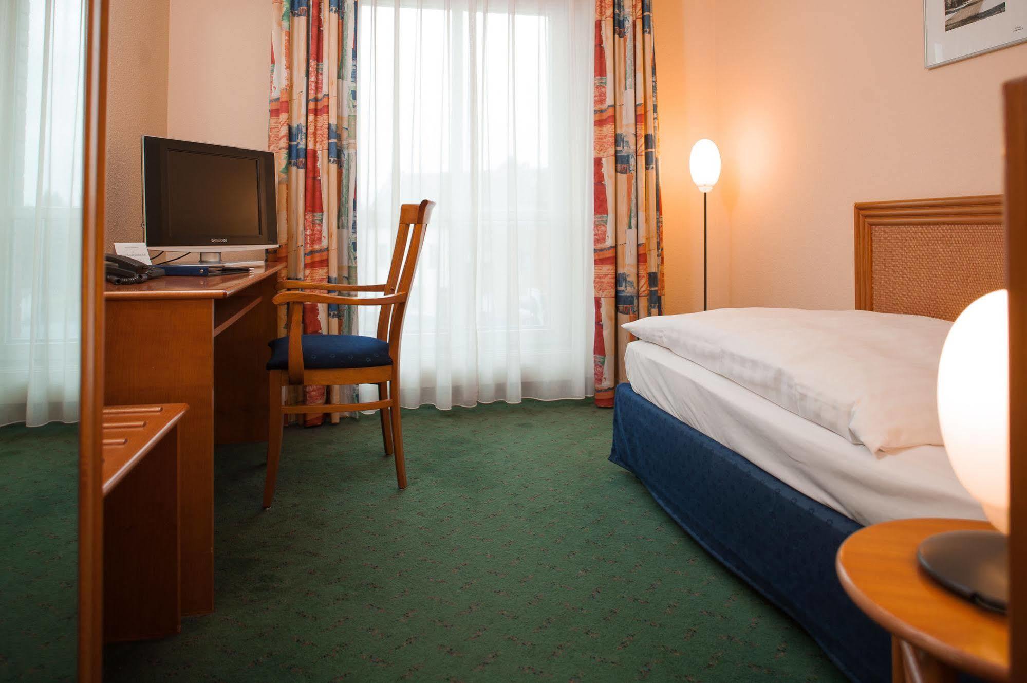 Hotel Zum Deutschen Eck Meerbusch Kültér fotó