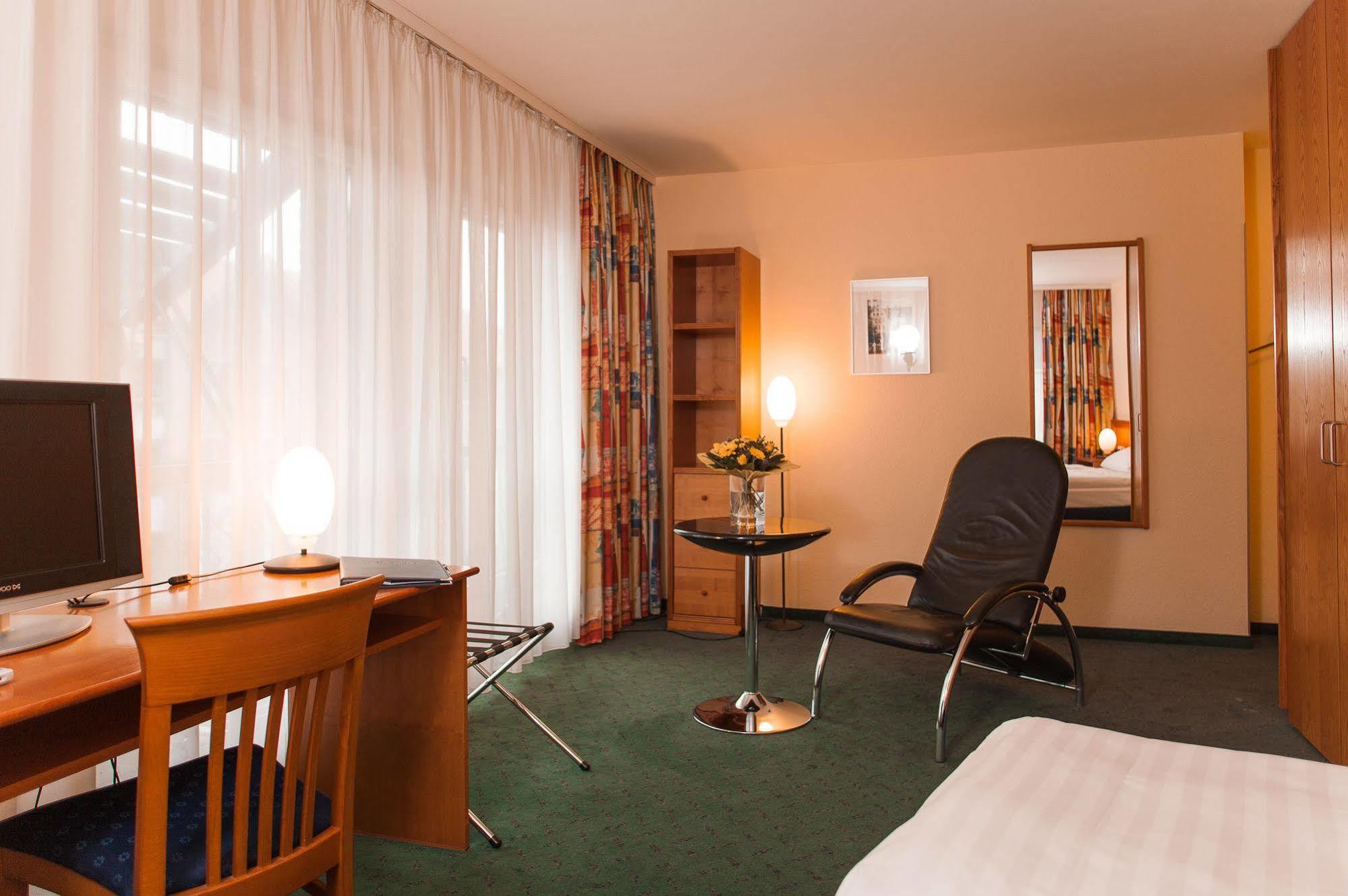 Hotel Zum Deutschen Eck Meerbusch Kültér fotó